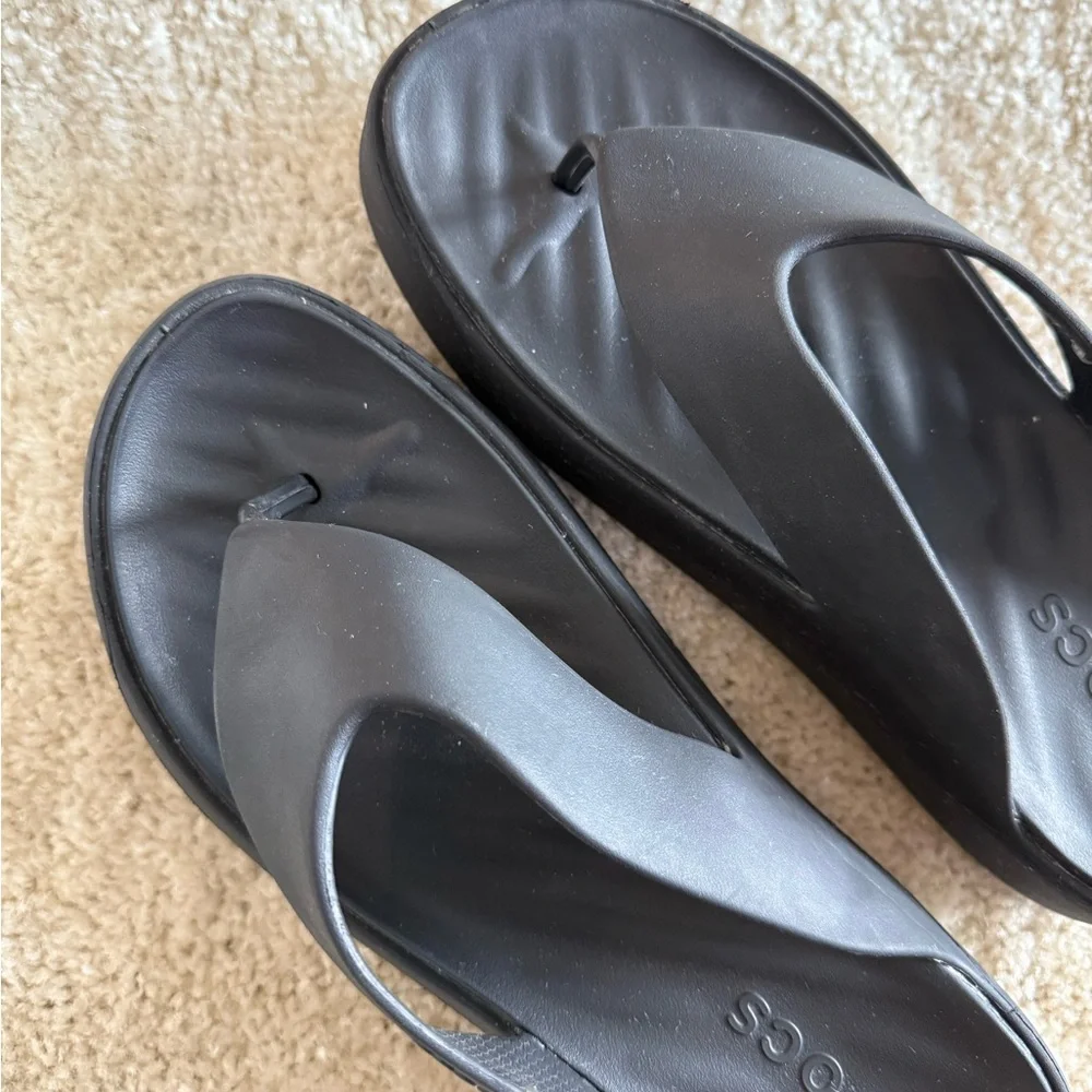 CROCS Black Platform Flip Flops